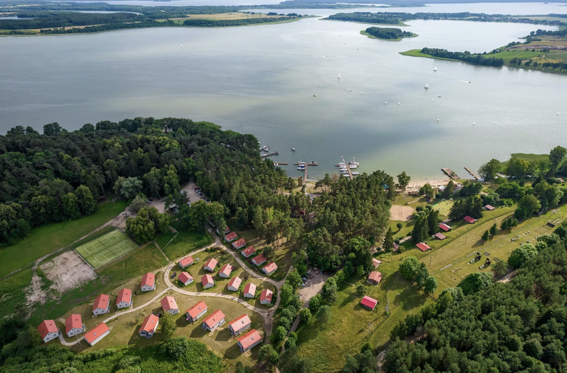 Święta to wyjątkowy czas, pełen radości, rodzinnych spotkań i tradycji. Ale niestety, dla wielu z nas okres przygotowań do Bożego Narodzenia czy Wielkanocy oznacza stres